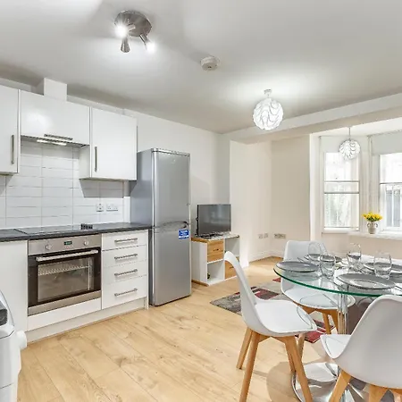 Lovelly 1 Bedroom In Gloucester Road Apartment
