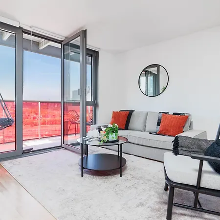 Stunning 2-bed, 2-bath With Balcony Views Stratford Westfield