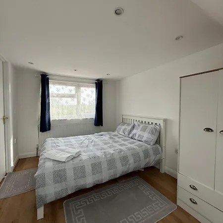 In Harrow Villa Pinner