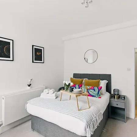 Modern 1-bedroom Retreat In Trendy Clerkenwell Apartment London