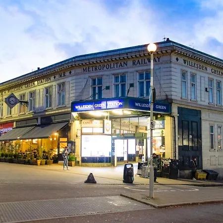 Superb In Willesden Green, 10mins To Apartment *