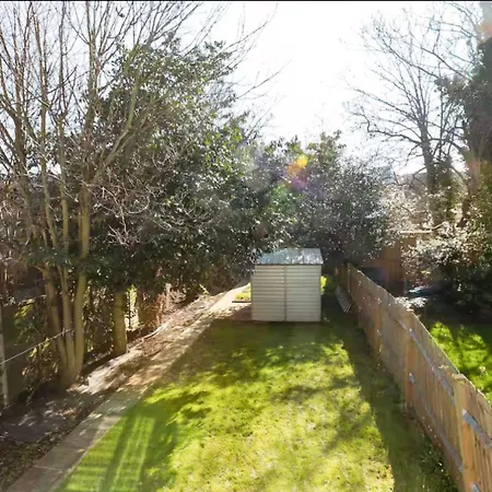 Superb In Willesden Green, 10mins To *