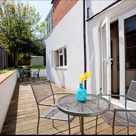 Superb In Willesden Green, 10mins To Apartment *