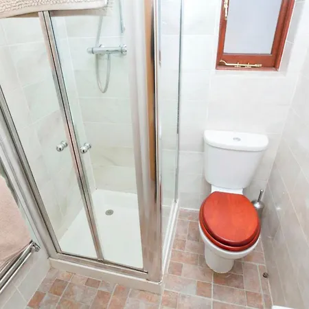 Superb In Willesden Green, 10mins To * London