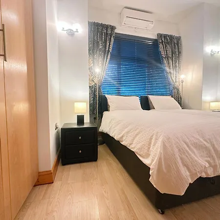 Superb In Willesden Green, 10mins To Apartment *