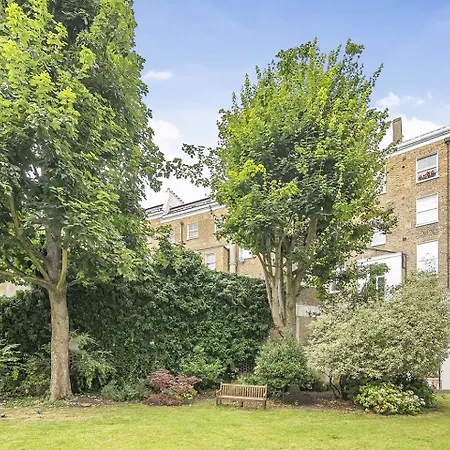 Cozy Flat Near Hyde Park Apartment