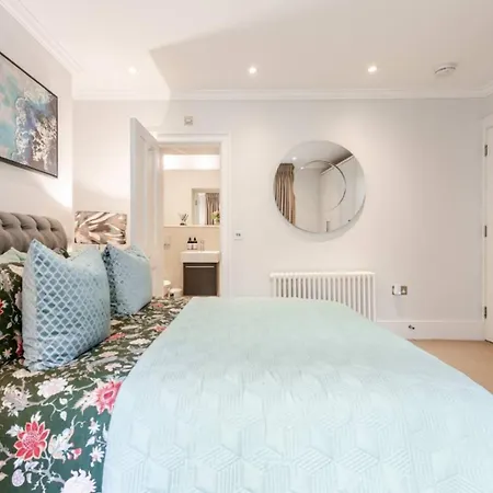 Super Lux 3 Bed By Mayfair Apartment London