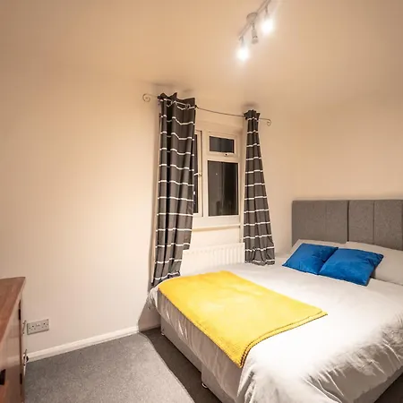 Apartment One Bedroom Entire House