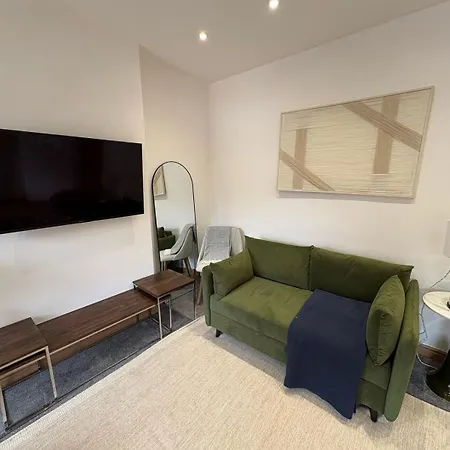 Estatesmen Mount Street Mayfair Flat * London
