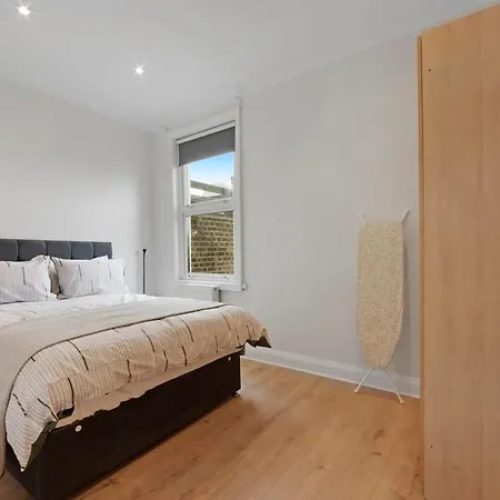 New Loft Style 2 Bed Maida Vale Sleeps 6 People *