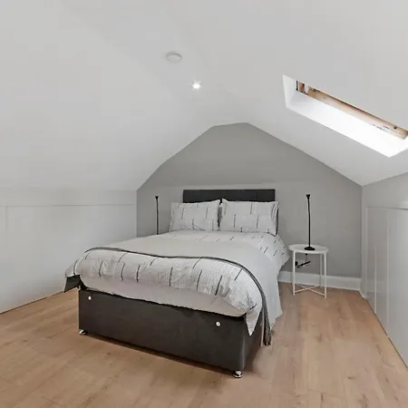 New Loft Style 2 Bed Maida Vale Sleeps 6 People Apartment London