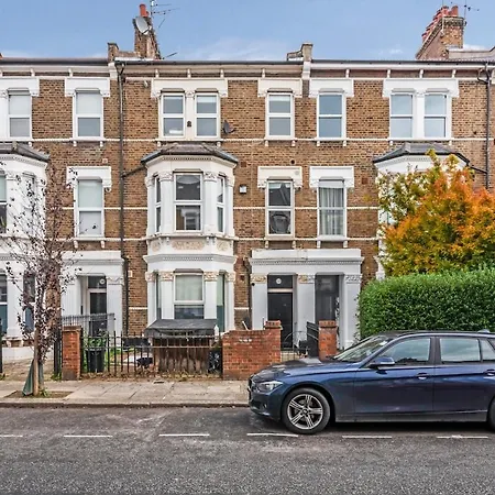 New Loft Style 2 Bed Maida Vale Sleeps 6 People