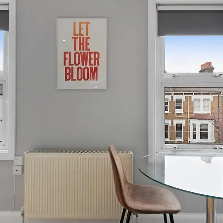 New Loft Style 2 Bed Maida Vale Sleeps 6 People Apartment London
