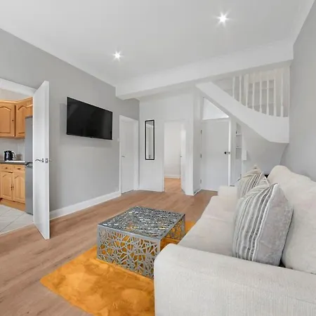 New Loft Style 2 Bed Maida Vale Sleeps 6 People Apartment London