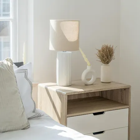 Queensway Dream, Hyde Park London