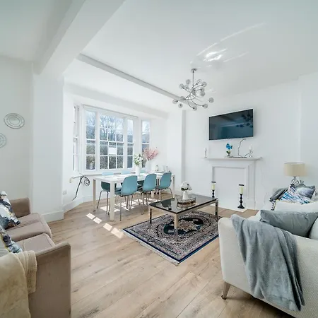 Queensway Dream, Hyde Park * London