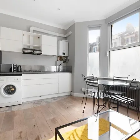 Queens Park 1 Bed Sleeps 4 Ppl Ground Floor *
