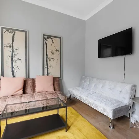 Queens Park 1 Bed Sleeps 4 Ppl Ground Floor Apartment *