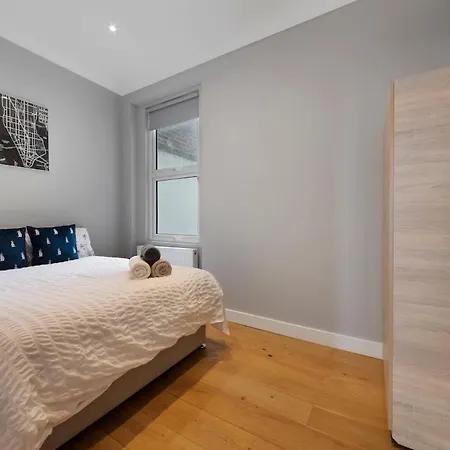 Apartment Queens Park 1 Bed Sleeps 4 Ppl Ground Floor *