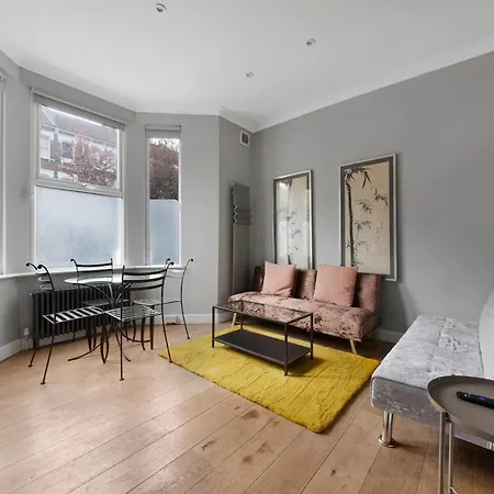 Apartment Queens Park 1 Bed Sleeps 4 Ppl Ground Floor