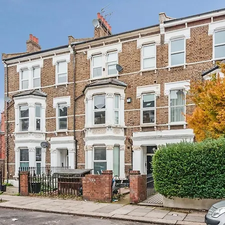 Queens Park 1 Bed Sleeps 4 Ppl Ground Floor *