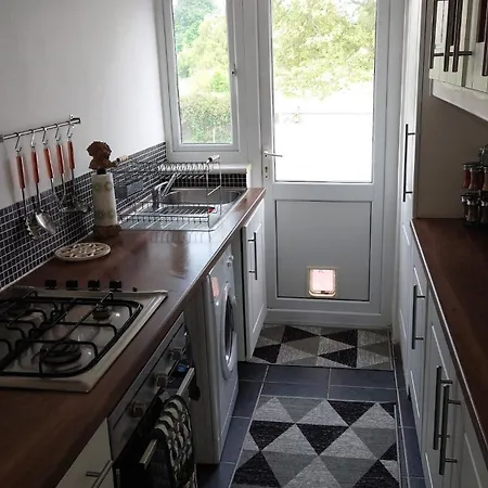 Tudor Style Maisonette Morden (Greater London)