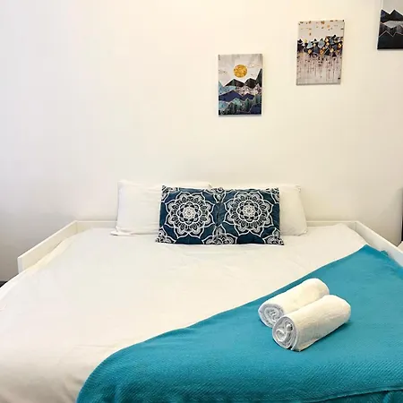 Specious Flat In A Good Location Londen