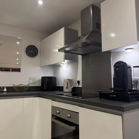 Modern In Wimbledon - Free Underground Parking - Sleeps 5