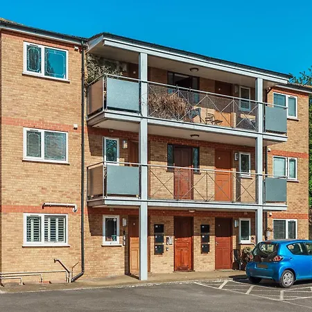 Battersea & Clapham Retreat Apartment *