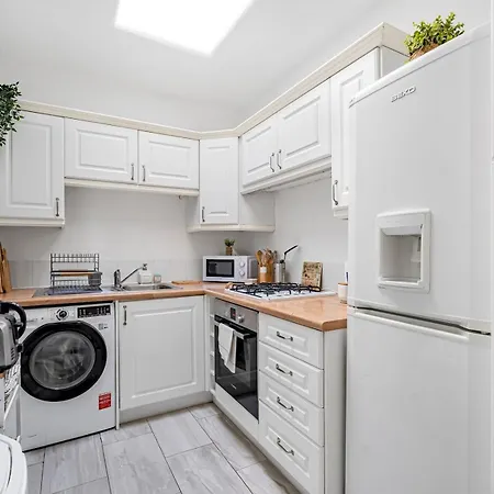 Pass The Keys The Loft - Beautiful Flat In Chelsea Apartment