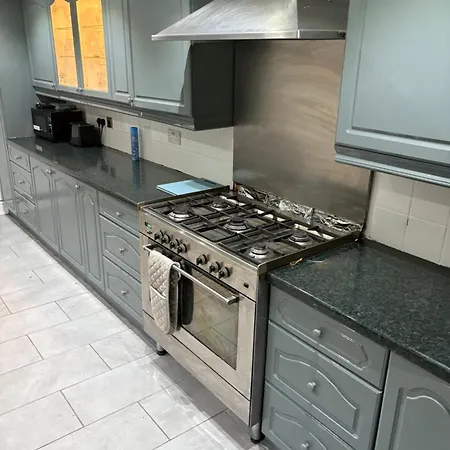 Guest house Cosy 7 S London
