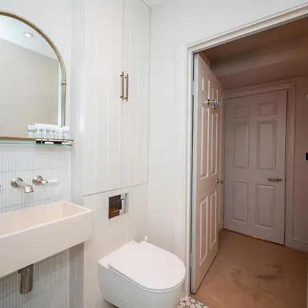 Apartment Pass The Keys Luxury Stylish Duplex With Private Garden London