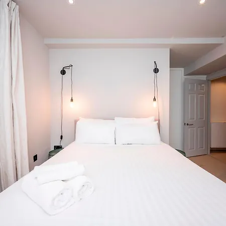 Pass The Keys Luxury Stylish Duplex With Private Garden * London