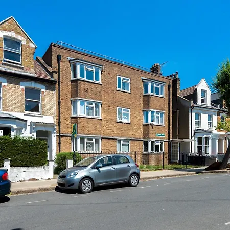 Pass The Keys Cozy 4-bed With Garden In Trendy Stoke Newington
