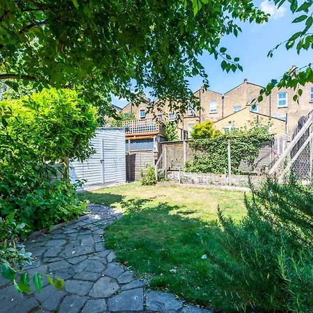 Pass The Keys Cozy 4-bed With Garden In Trendy Stoke Newington Apartamento