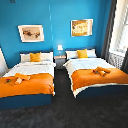 Luxury 4-bedroom In Oxford Street London