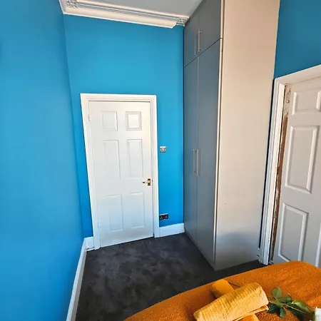 Luxury 4-bedroom In Oxford Street Apartment