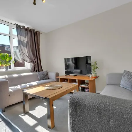 公寓 Spacious 9-Person Stay With Free Parking In London 伦敦