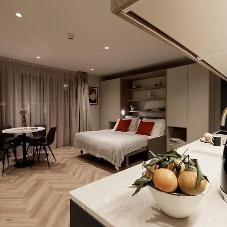 Notting Hill Hyde Park Studios By D'Montrio