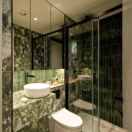 Notting Hill Hyde Park Studios By D'Montrio *