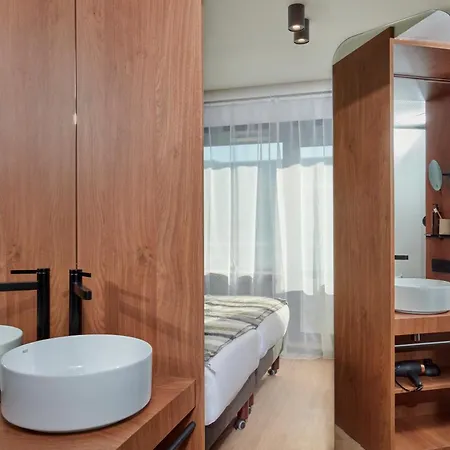 Hotel Adagio East London