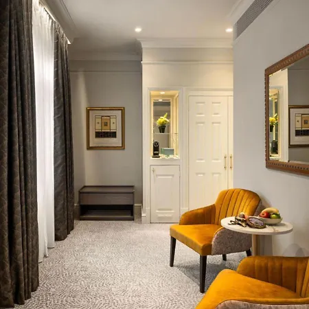 Hotel St. James' Court, A Taj Hotel,