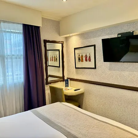 The Leonard Hotel