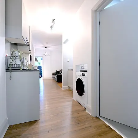 Fully Refurbed 2025 1 Minute To Old Street Station Apartment