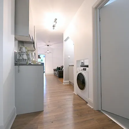 Apartment Fully Refurbed 2025 1 Minute To Old Street Station London
