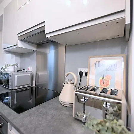 Fully Refurbed 2025 1 Minute To Old Street Station * London