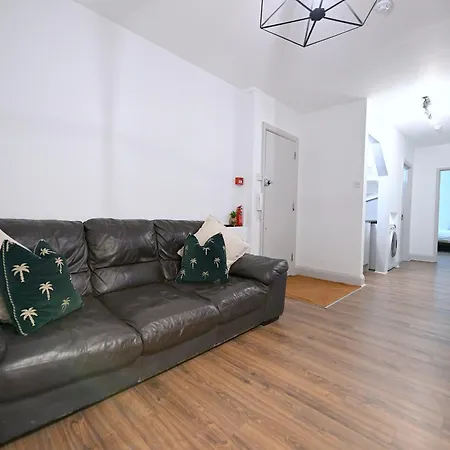 Fully Refurbed 2025 1 Minute To Old Street Station Apartment