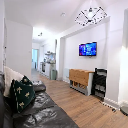 Fully Refurbed 2025 1 Minute To Old Street Station * London