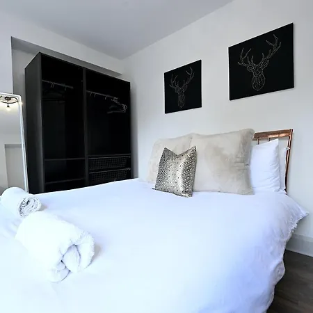 Fully Refurbed 2025 1 Minute To Old Street Station Apartment *