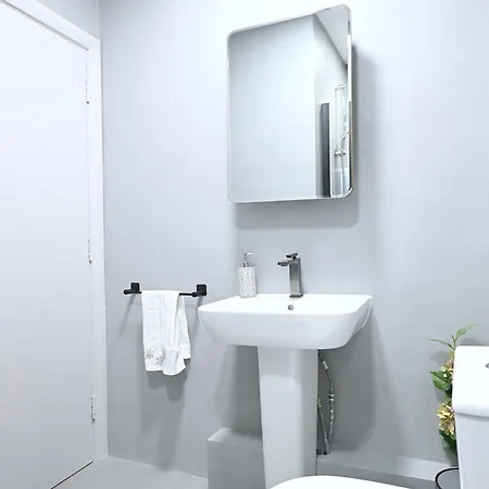 Fully Refurbed 2025 1 Minute To Old Street Station *